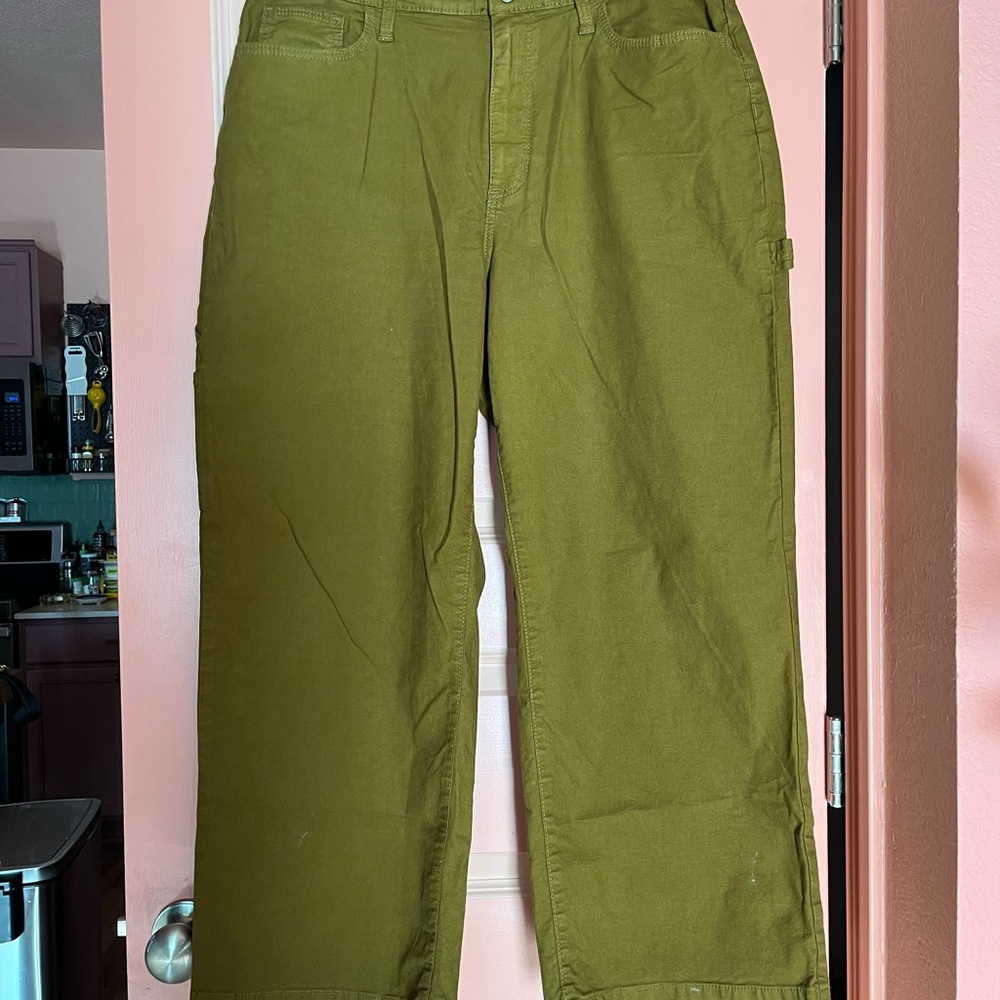 Universal Thread Women’s Cargo Pants in Olive